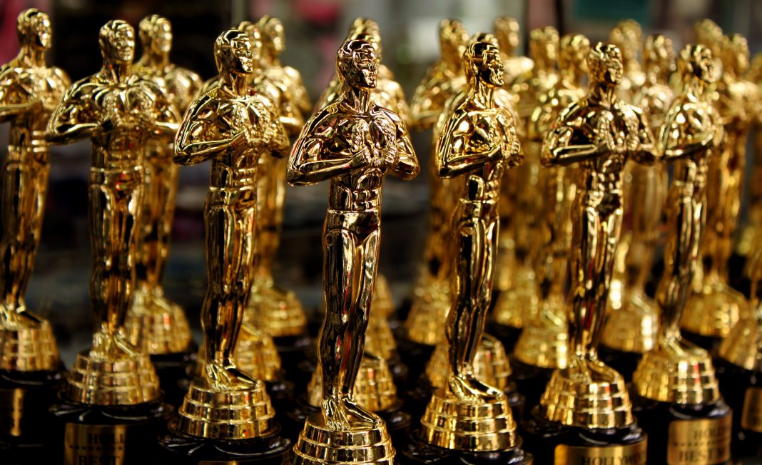 Não se engane: estes Oscars são fakes, criados para serem vendidos aos turistas que visitam Hollywood (Crédito: reprodução)