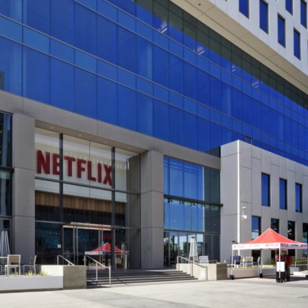Netflix doa R$ 5 milhões para profissionais do audiovisual no Brasil