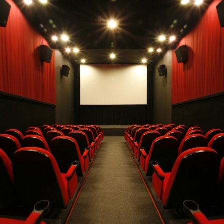 Nos EUA, cinemas e estúdios seguem confiantes com reabertura em julho