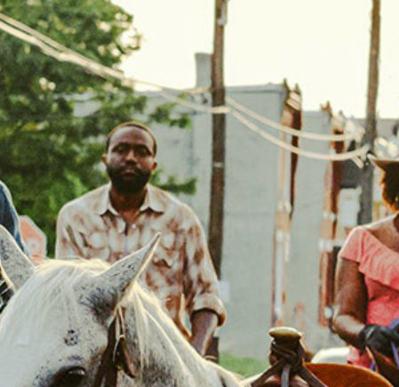 “É um olhar único sobre família”, diz Idris Elba sobre ‘Concrete Cowboy’