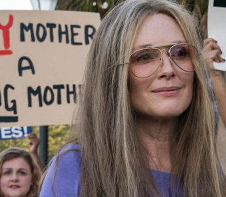 Julianne Moore interpreta ícone feminista em prévia do filme ‘The Glorias’