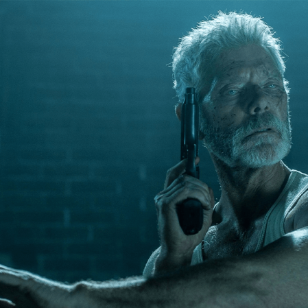 'O Homem nas Trevas 2' e a sina do cachorro redentor