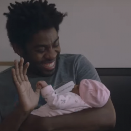 Lázaro Ramos aprende a ser pai em 'Papai é Pop'; veja o trailer