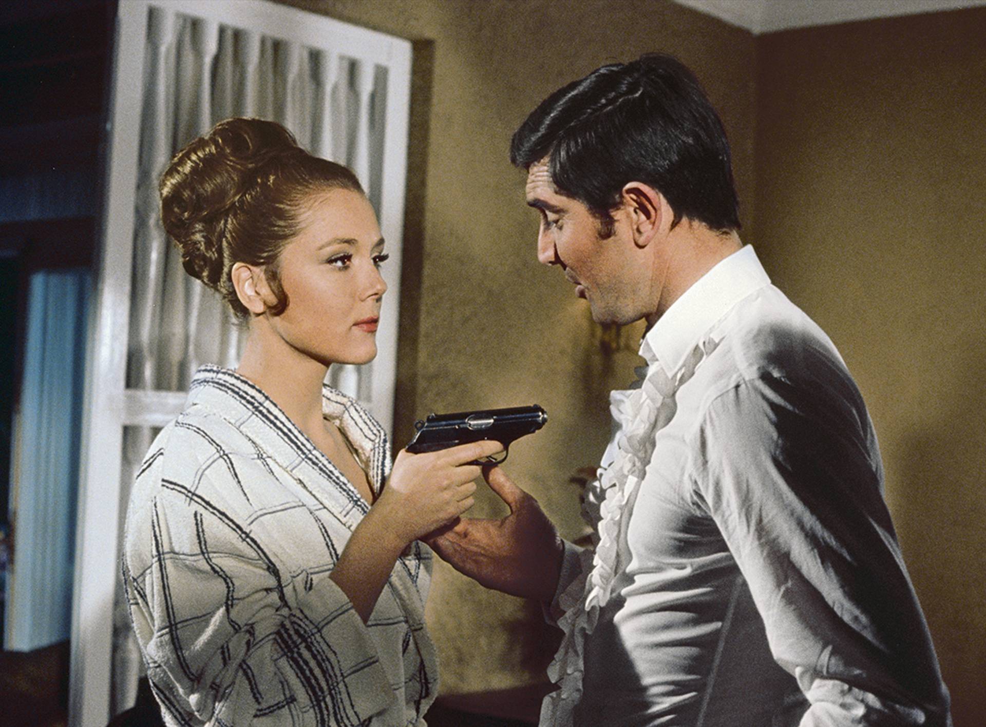 Condessa Teresa di Vicenzo (Diana Rigg) e James Bond (George Lazenby): o primeiro grande caso de amor na franquia 007 (Crédito: divulgação / UA / MGM)