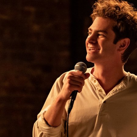 Andrew Garfield solta a voz em novo trailer de 'tick, tick…BOOM!'