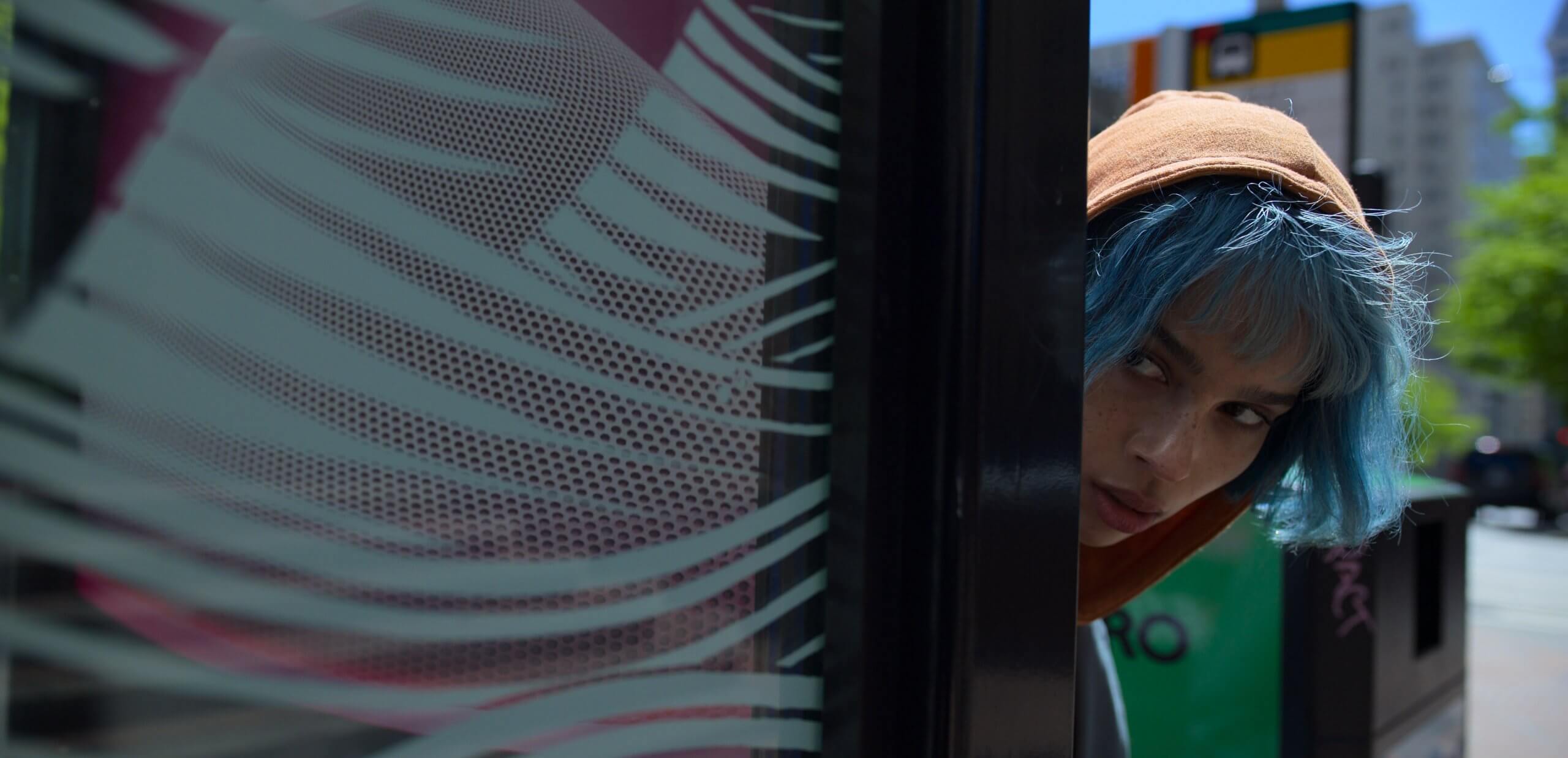 ‘KIMI’, novo sci-fi do HBO Max com Zoë Kravitz, ganha trailer legendado