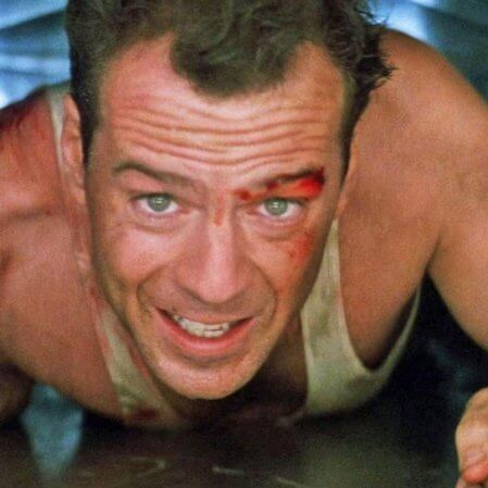 Longe do cinema, Bruce Willis retorna à locação de ‘Duro de Matar’