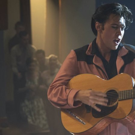 Quando o filme do Elvis Presley estreia no Brasil?