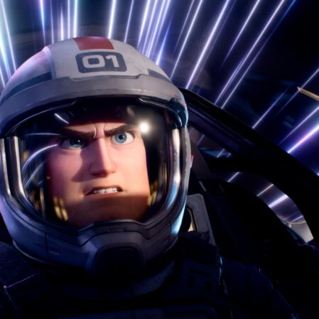 ‘Lightyear’ ganha novo trailer cheio de ação embalado por música do The Black Keys