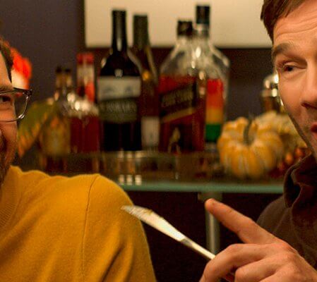 Billy Eichner encontra o amor em novo trailer de ‘Mais que Amigos, Friends’