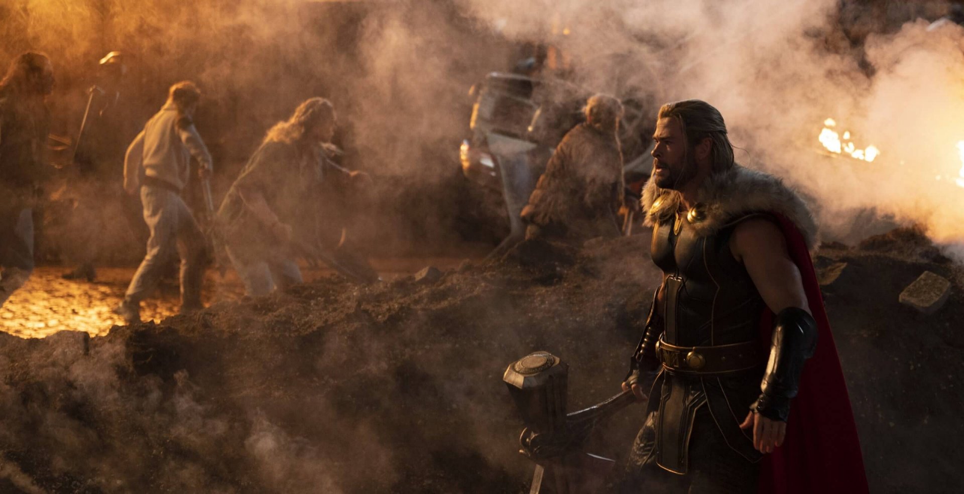Thor: Amor e Trovão é o quatro filme do Deus do Trovão e ele voltará para um quinto (Créditos: Divulgação/Disney)