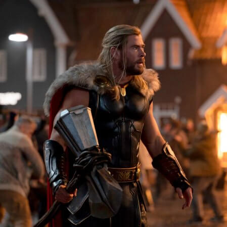 'Thor: Amor e Trovão': os quadrinhos são estúpidos (e tudo bem)