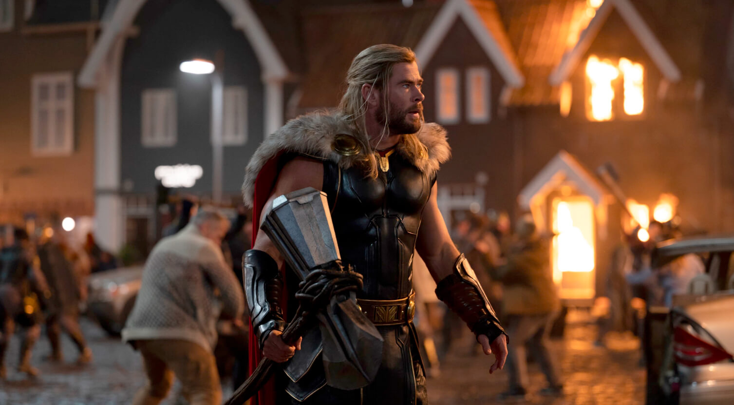 ‘Thor: Amor e Trovão’ divide crítica internacional, que aponta roteiro desbalanceado e excesso de temas