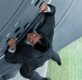 'Missão: Impossível 8': Tom Cruise protagoniza acrobacia perigosa em nova imagem