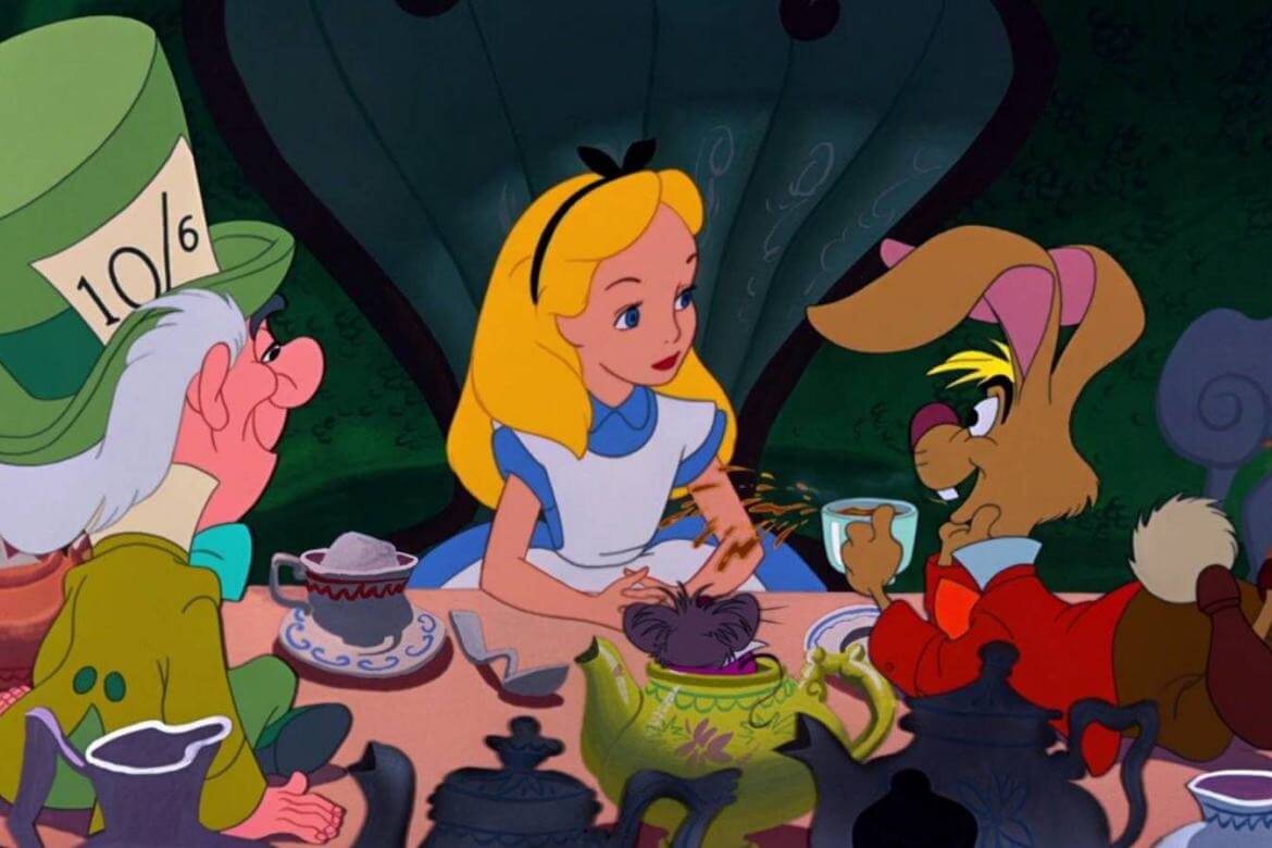 Cena de Alice no País das Maravilhas
