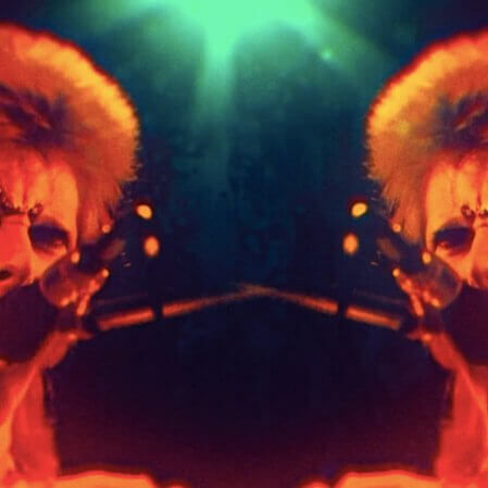 ‘Moonage Daydream’ é um bombardeio audiovisual ao ritmo de David Bowie