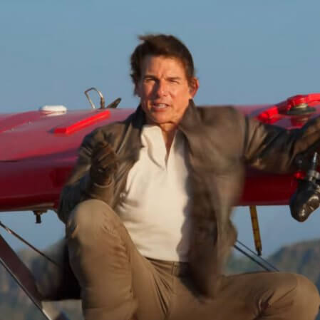 Tom Cruise apresenta teaser de ‘Missão: Impossível 7’ pendurado em um avião