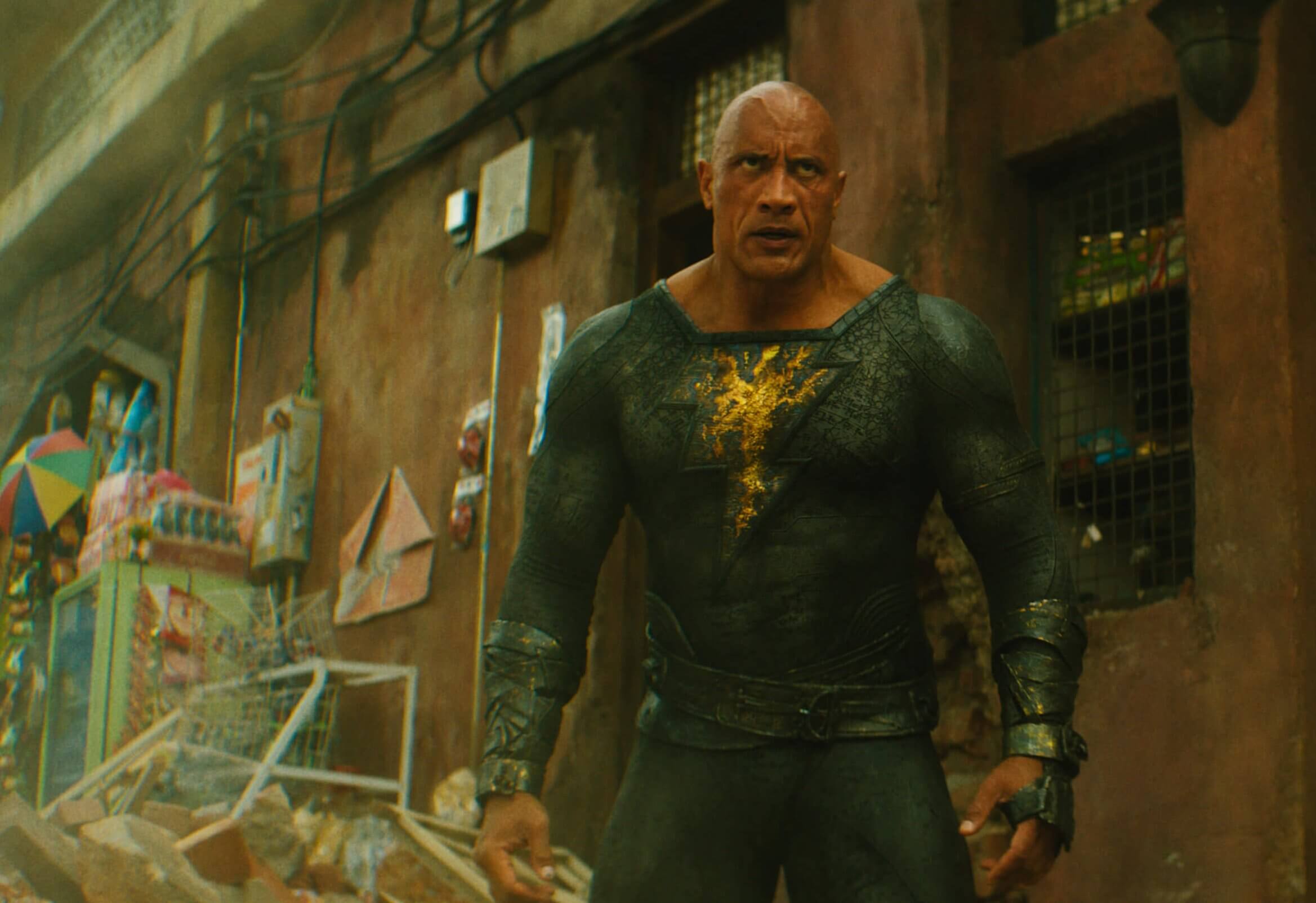 Adão Negro é a grande aposta de The Rock para emplacar uma franquia de super-heróis no cinema (crédito: divulgação / Warner Bros.)