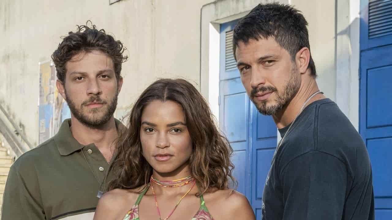 Travessia: Chay Suede, Lucy Alves e Rômulo Estrela estrelam a nova novela das 21h (Crédito: Divulgação/TV Globo) 