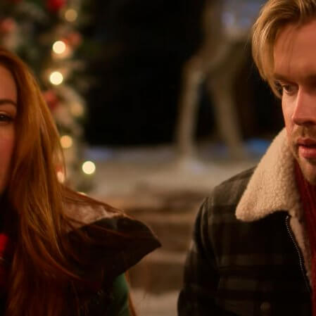 Lindsay Lohan está de volta às comédias românticas no trailer de ‘Uma Quedinha de Natal’