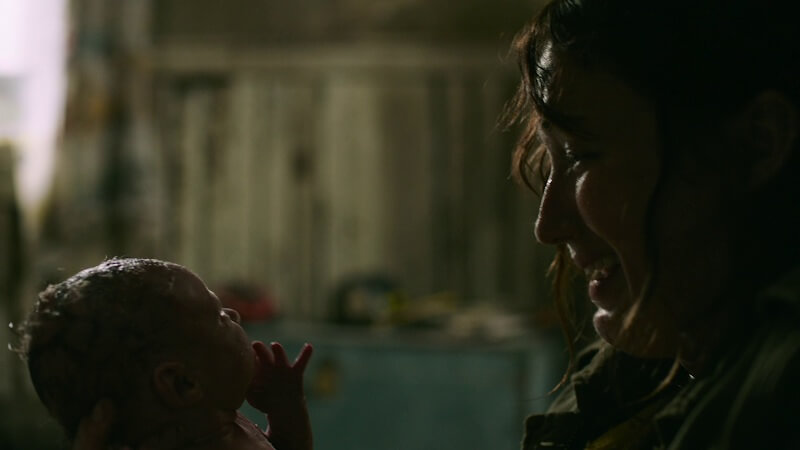 Ashley Johnson retorna a 'The Last of Us' como mãe de Ellie (Crédito: HBO)