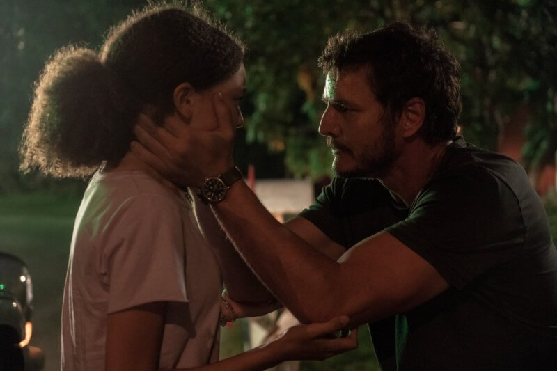 Nico Parker e Pedro Pascal em cena do episódio 1 de 'The Last of Us'