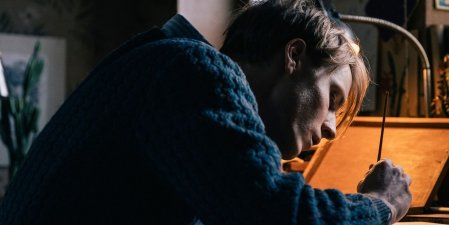 Conheça 'O Falsificador', drama inspirado em fatos com ator de 'Dark', da Netflix