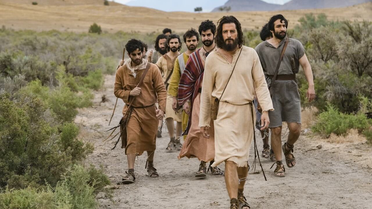 Jonathan Roumie é o ator que interpreta Jesus -- e já se encontrou duas vezes com o Papa Francisco após o sucesso da série (Crédito: Paris Filmes)