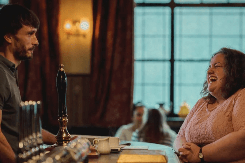 Richard Gadd (Donny Dunn) e Jessica Gunning (Martha Scott) em Bebê Rena (Foto: Reprodução / Netflix)