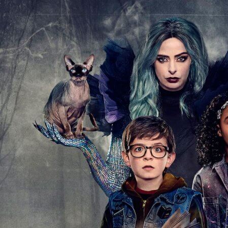 Krysten Ritter es una bruja en el tráiler de 'Cuentos al caer la noche'