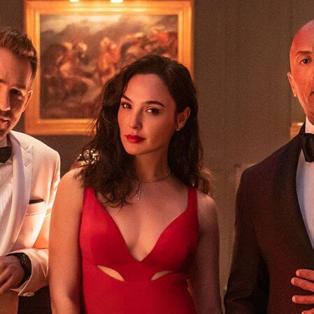 Gal Gadot, Ryan Reynolds y Dwayne Johnson en avance de 'Alerta roja'