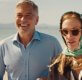 Julia Roberts y George Clooney en la playa de Pasaje al paraíso