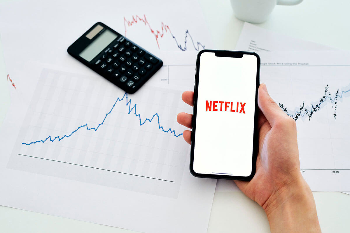 Netflix cae en valor