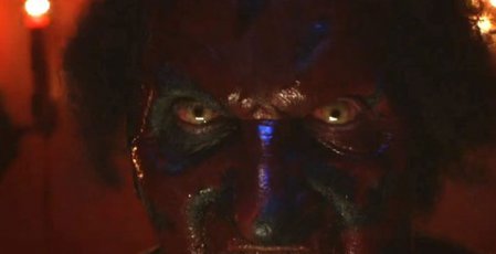 Crítica: 'La noche del demonio: La puerta roja' no tiene nada que aportar a la franquicia