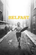 Belfast: Un niño se enfrenta al conflicto norirlandés mientras sueña con un futuro mejor y se refugia en su pasión por el cine. Filmelier Image