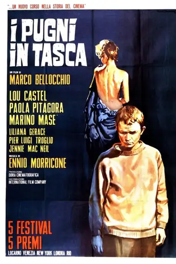 Con los puños en el bolsillo