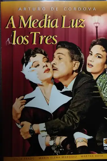 A media luz los tres