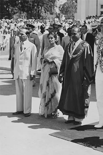 A Queen's World Tour