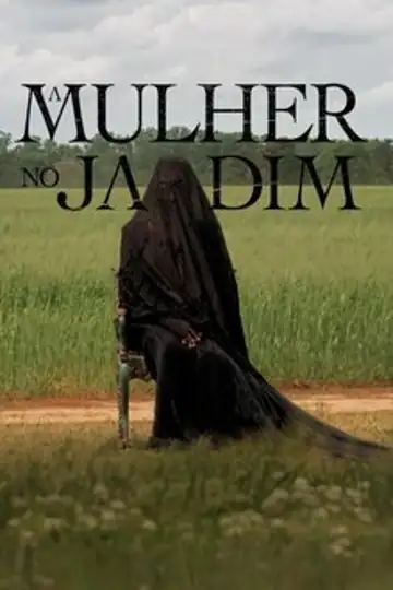 A Mulher no Jardim: Uma mulher enigmática invade o jardim de uma família, gerando medo e desconfiança sobre seus avisos e intenções obscuras.
