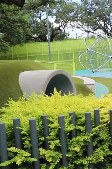 A Tour of America With the Best Artist in the World