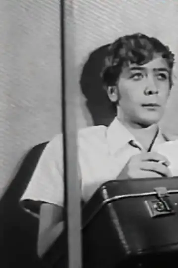 A parokhody gudyat i ukhodyat...