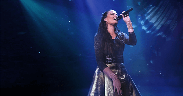 Idina Menzel: Which Way to the Stage?