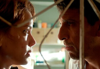 O Lobo Atrás da Porta