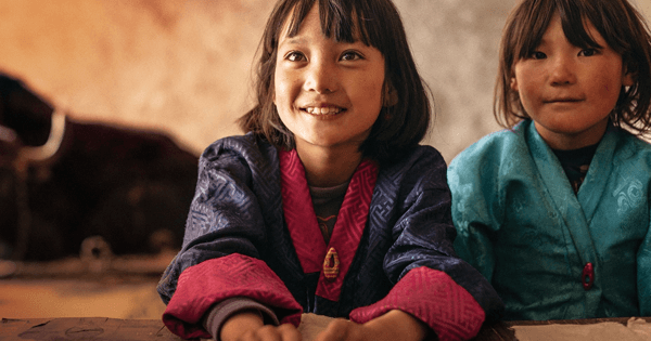 Lunana: A Yak in the Classroom