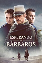 Esperando os Bárbaros: Um magistrado enfrenta uma crise de consciência após a chegada do Coronel Joll e a tortura de uma jovem 'bárbara'.